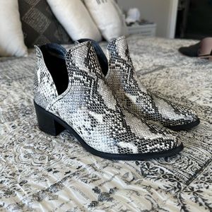 Blondo ‘Eliza’ Snakeskin Cut-Out Booties